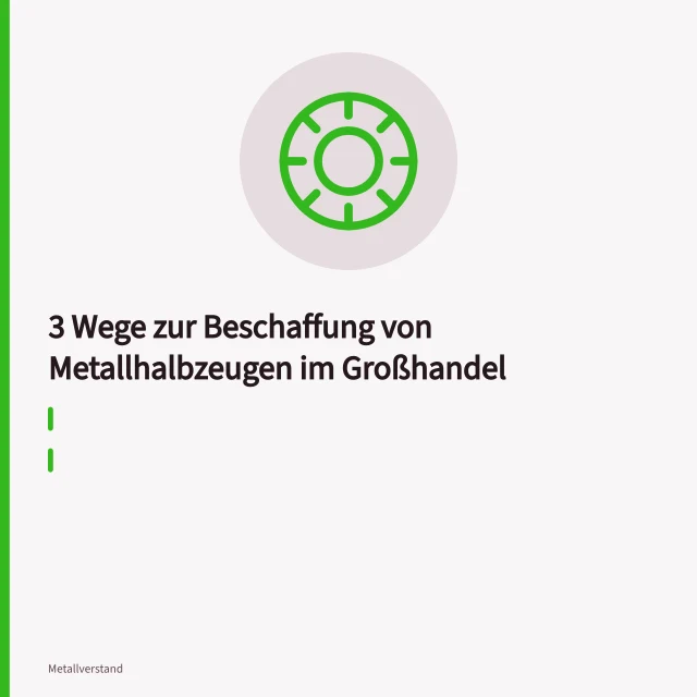 Gestapelte Stahlcoils und Aluminiumprofile im Metallgroßhandel. 3 Wege zur Beschaffung von Metallhalbzeugen im Großhandel