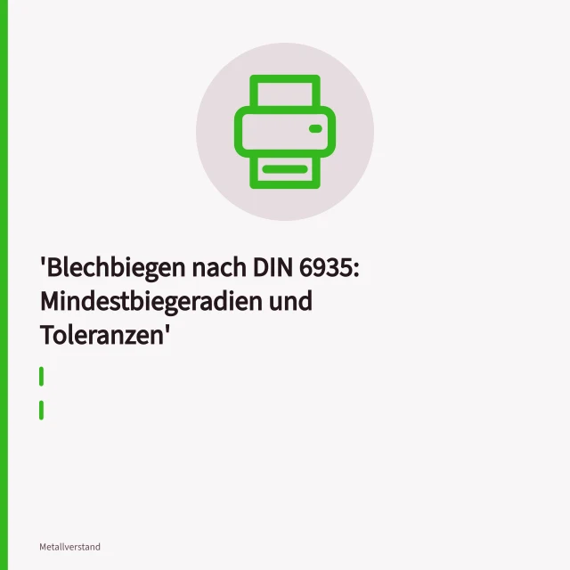 Abkantpresse biegt Stahlblech mit Stempel und Matrize in der Werkhalle. Blechbiegen nach DIN 6935: Mindestbiegeradien und Toleranzen