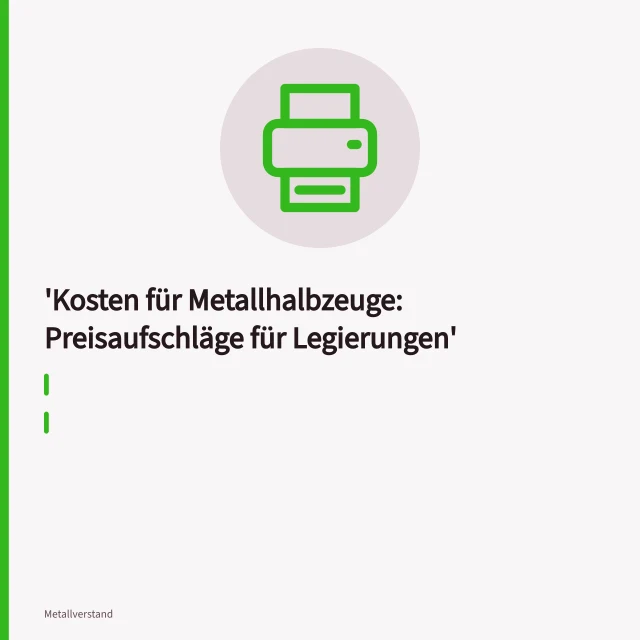 Edelstahlblech 1.4301, zwei Millimeter dick, gestapelt in einer Metallwerkstatt. Kosten für Metallhalbzeuge: Preisaufschläge für Legierungen